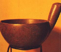 Wooden g�nigo. Archaeological Museum of Tenerife